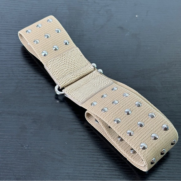 Betsey Johnson Elastic Wide Cinch Belt Silver Studs & Clasp Punk Rockabilly S/M - Picture 4 of 5